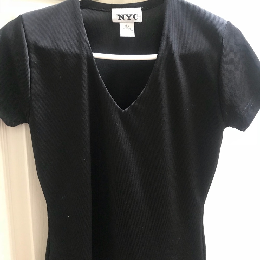 Women's NYC V Neck Short Sleeve Shirt.  Small